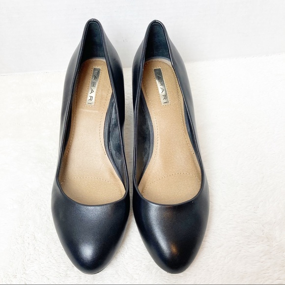 Tahari Amanda Black Leather Block Heel Pumps sz 7 - Picture 7 of 8